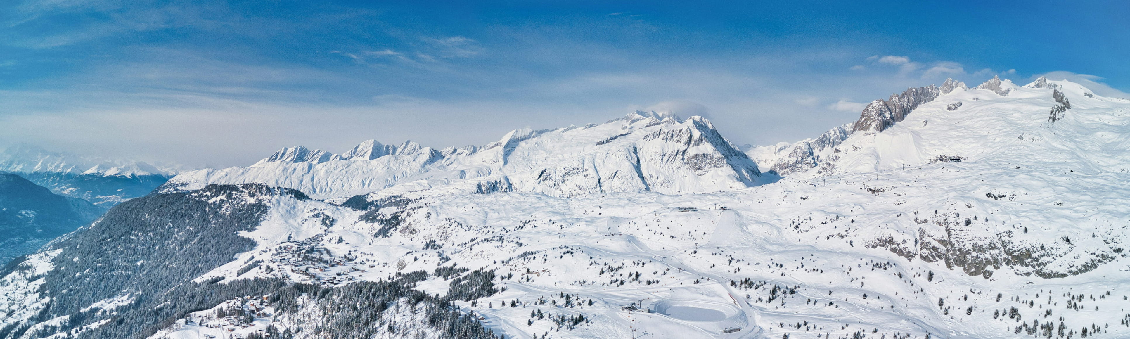 Πρόγνωση, χάρτες & δελτία χιονιού για 3300 χιονοδρομικά